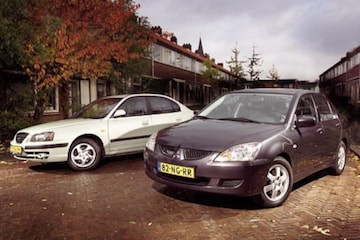 Dubbeltest Mitsubishi Lancer & Hyundai Elantra
