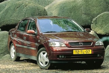 Opel Astra 1.8 16V CDX 4-deurs