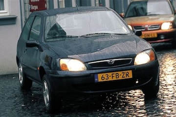 Mazda 121 1.3i GLX