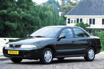Mitsubishi Carisma Sedan 1.8 GLX