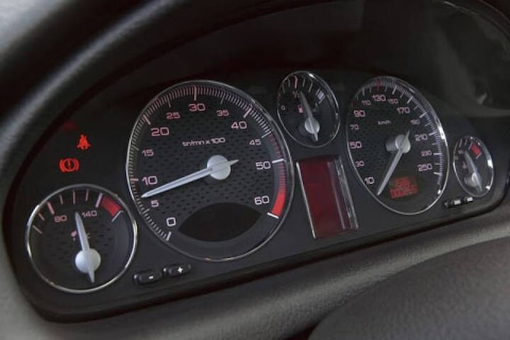 Peugeot 607