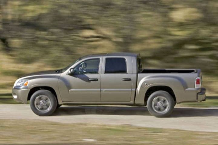 Mitsubishi Raider