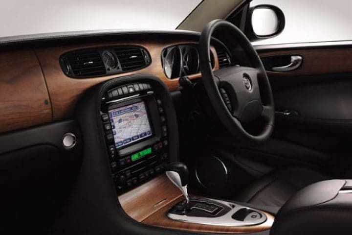 Jaguar XJ Super V8 Portfolio