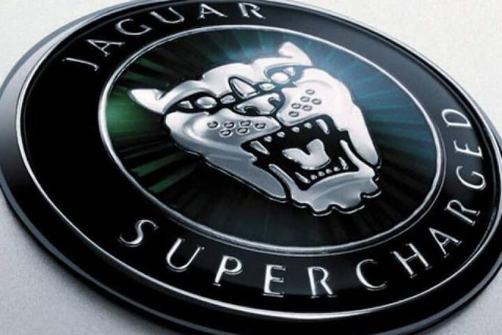 Jaguar XKR badge