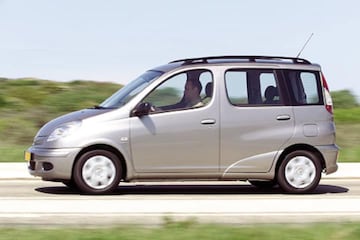 Toyota Yaris Verso 1.3 16v VVT-i Linea Terra