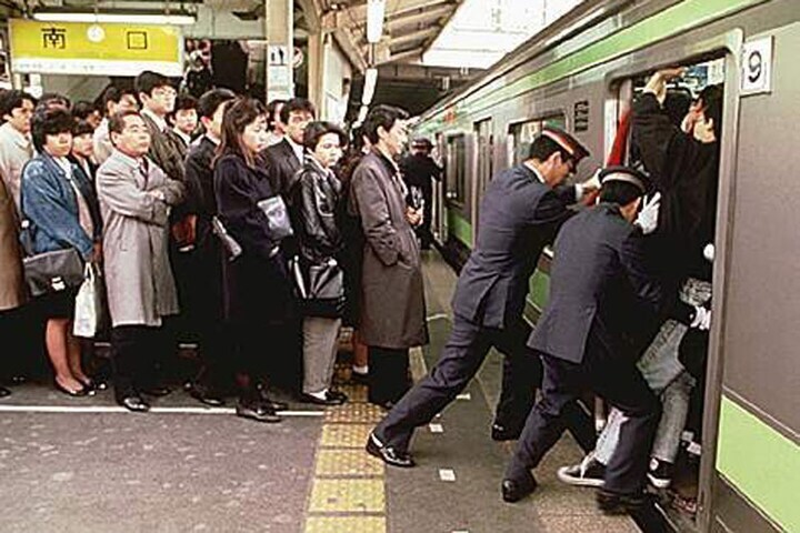 Koreanen klem in de metro
