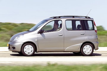 Toyota Yaris Verso 1.3 16v VVT-i Linea Terra