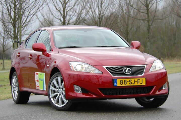 Lexus IS220d
