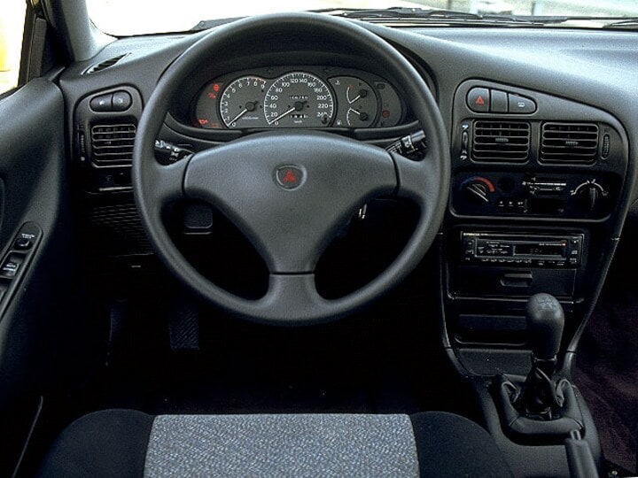 Mitsubishi Colt - interieur