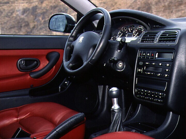 Peugeot 406 Coupé - interieur