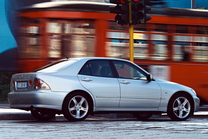 Lexus IS