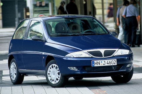 Lancia Ypsilon 1.2 16v elefantino rosso