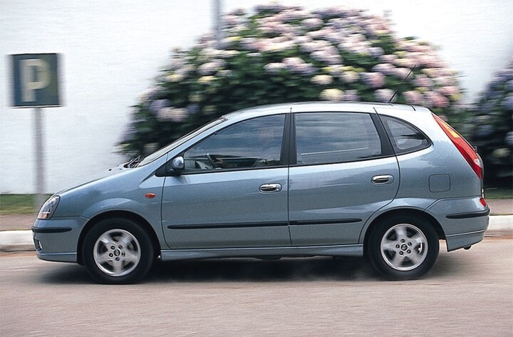 Nissan Almera Tino