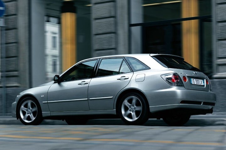 Lexus IS SportCross
