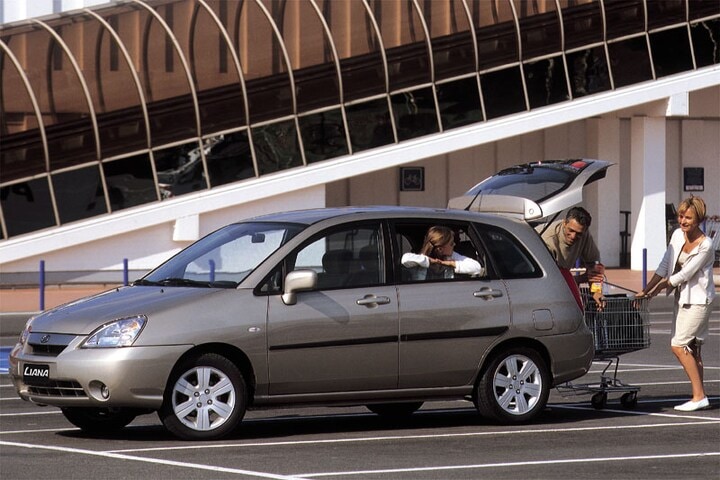 Suzuki Liana