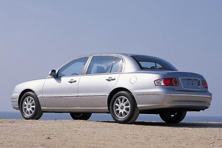 Kia Opirus