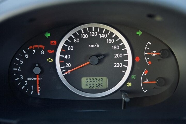 Nissan Almera Tino - interieur