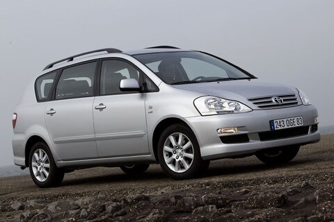 Toyota Avensis Verso 2.0 16v VVT-i Linea Luna