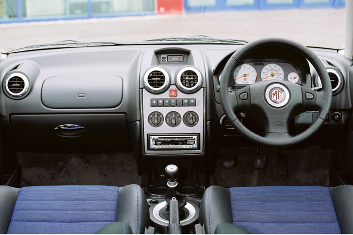 MG ZR - interieur