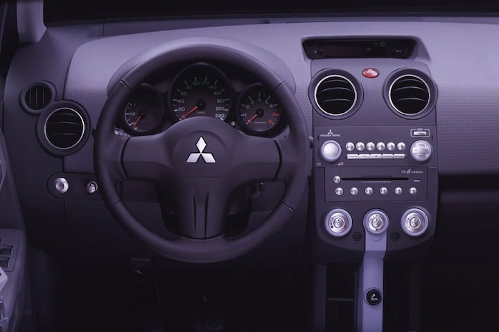 Mitsubishi Colt - interieur