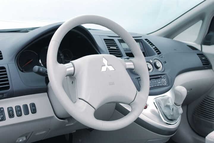 Mitsubishi Grandis - interieur