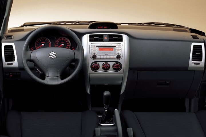 Suzuki Liana - interieur