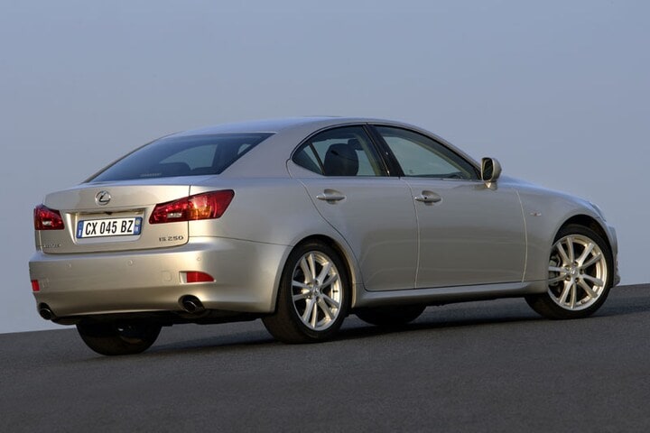 Lexus IS
