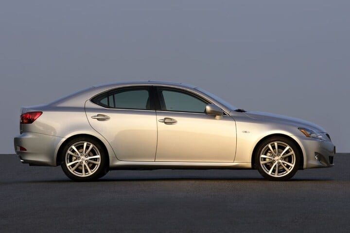 Lexus IS