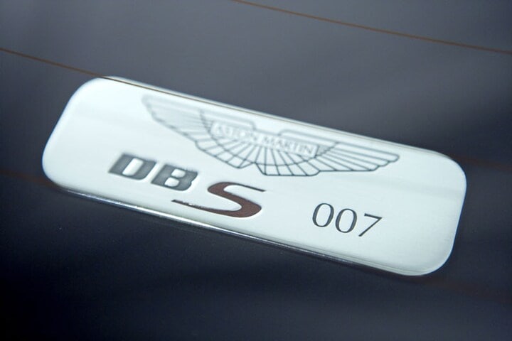 Aston Martin DBS