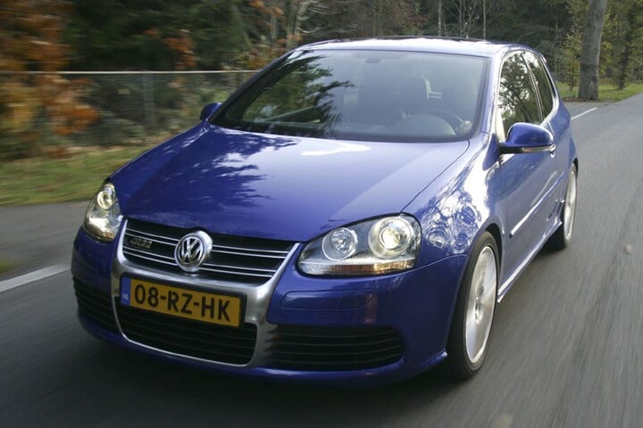 Volkswagen Golf R32