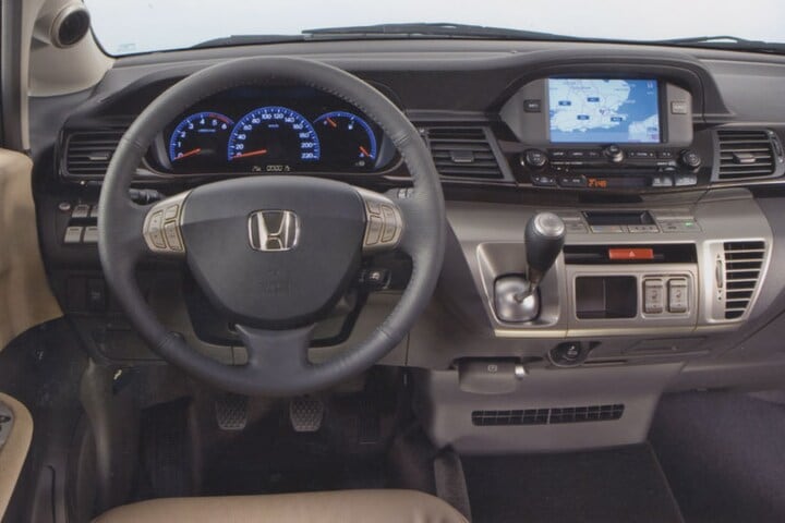 Honda FR-V