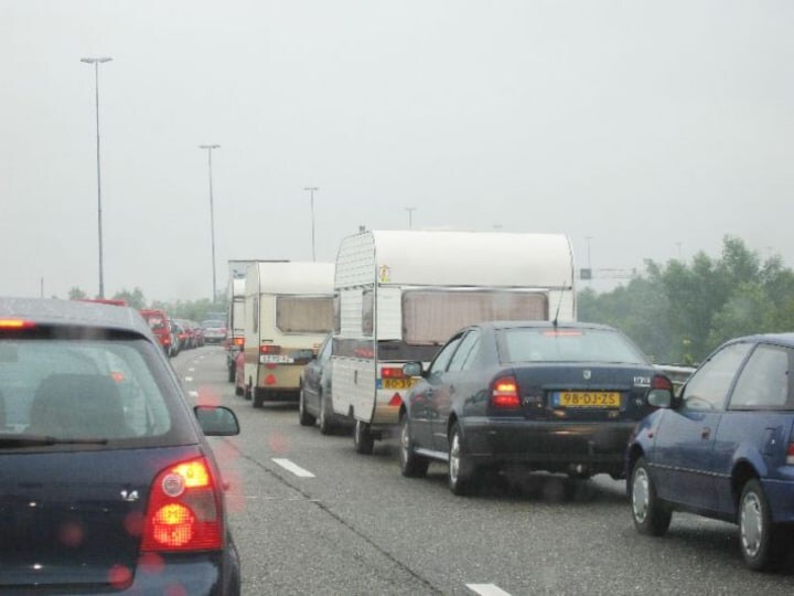 caravans in de file