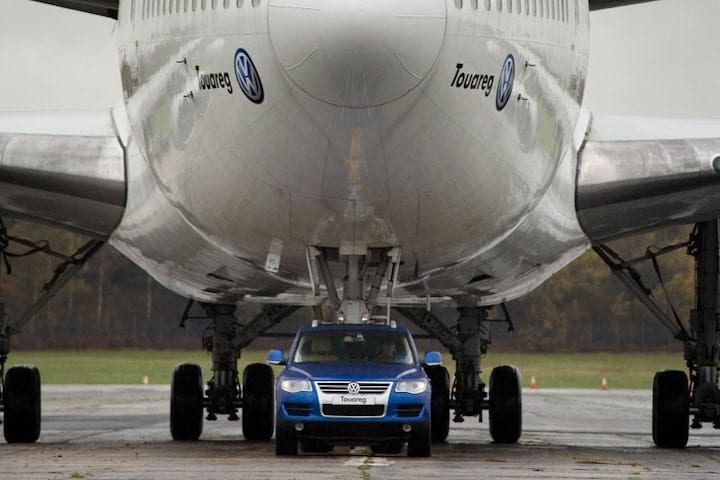 Volkswagen Touareg trekt Boeing