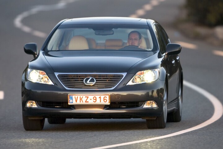 Lexus LS 460