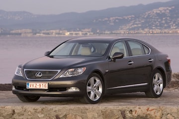 Lexus LS 460