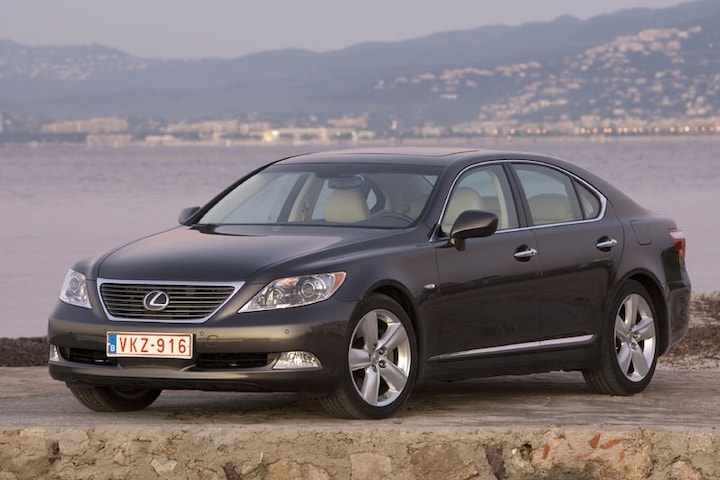 Lexus LS 460