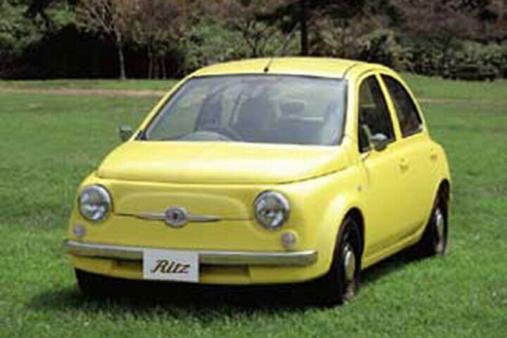 Nissan Micra met Fiat 500-ombouw