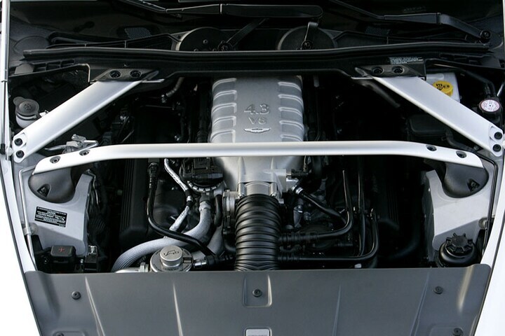 Aston Martin V8 Vantage Roadster
