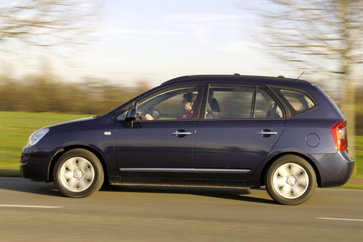 Kia Carens 2.0 CVVT X-ecutive