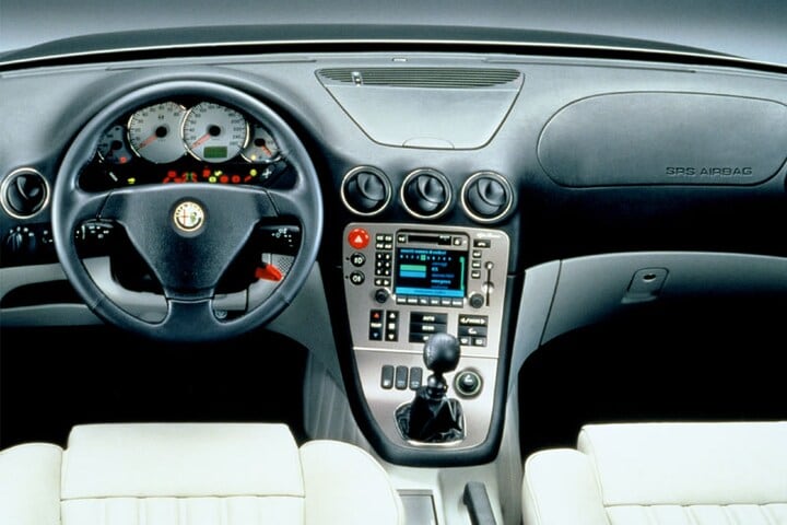 Alfa Romeo 166