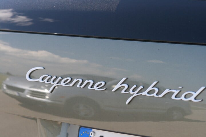 logo hybrid