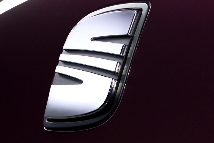 Seat logo