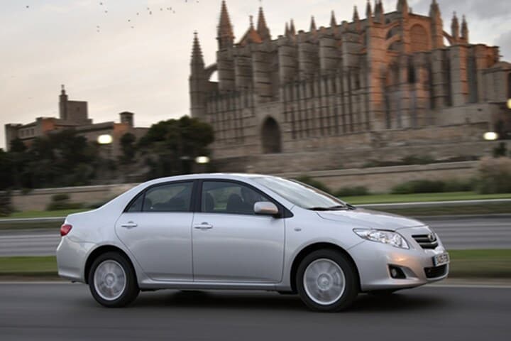Toyota Corolla Sedan