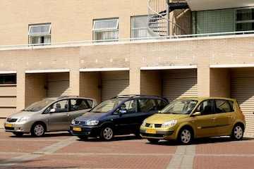 Renault Scénic-Opel Zafira-Toyota Corolla Verso