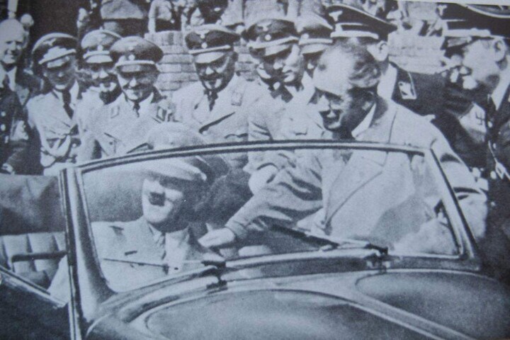 Hitler in Volkswagen