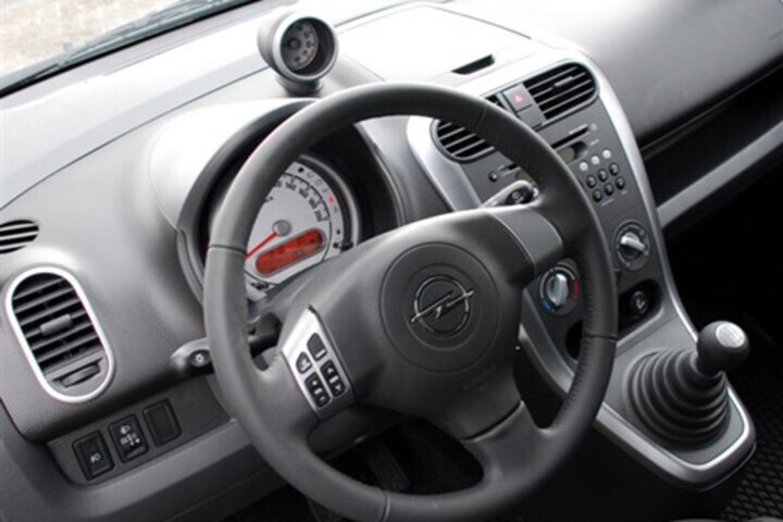 Opel Agila
