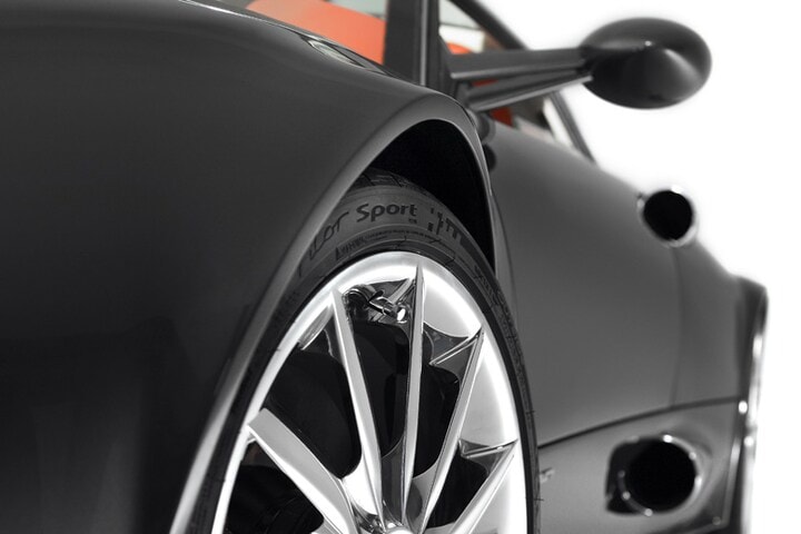 Spyker C8 Aileron