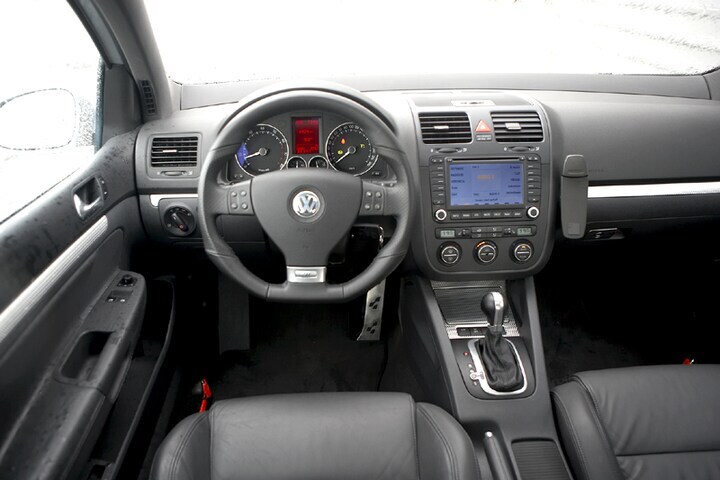 Volkswagen Golf R32