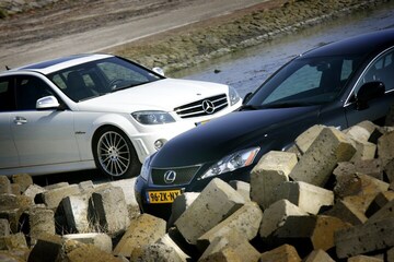 Mercedes C 63 AMG - Lexus IS-F