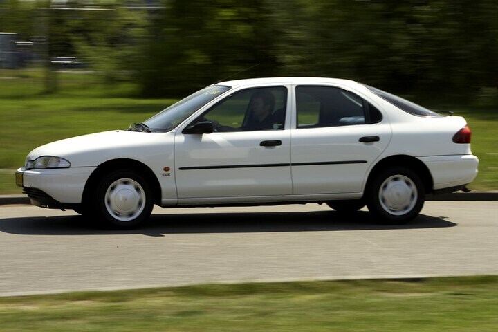 Ford Mondeo 1.8 CLX (1996)
